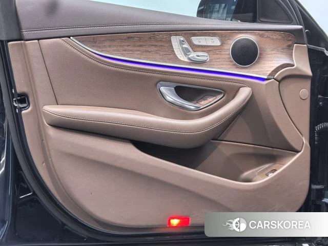 Mercedes-Benz E-class id 4260425 из Китая 14