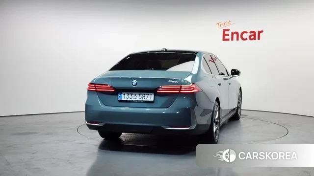 BMW 5 Series (G60) id 3669948 из Кореи 14