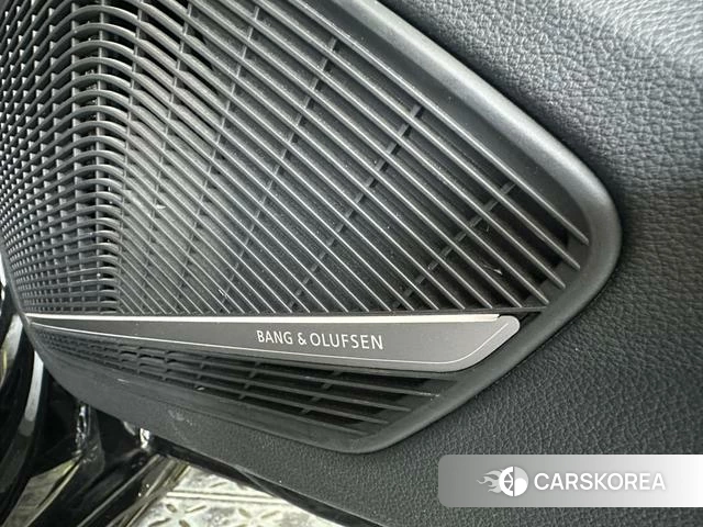 Audi A4L id 4259461 из Китая 8