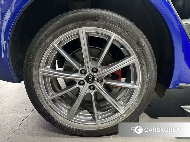 Audi Q5L id 4219875 из Китая 8