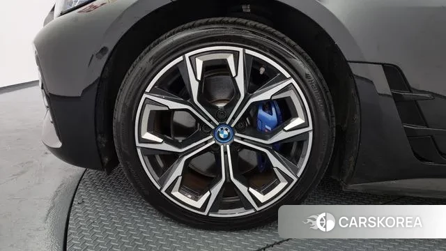 BMW i4 id 3472429 из Кореи 14