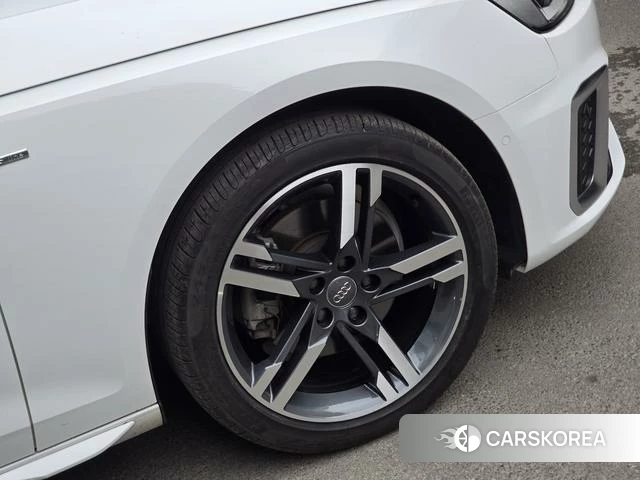 Audi A4L id 4260340 из Китая 16