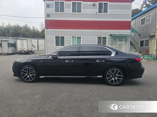 BMW 7 Series (G70) id 3763177 из Кореи 10