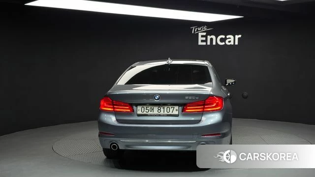 BMW 5 Series (G30) id 3861715 из Кореи 14