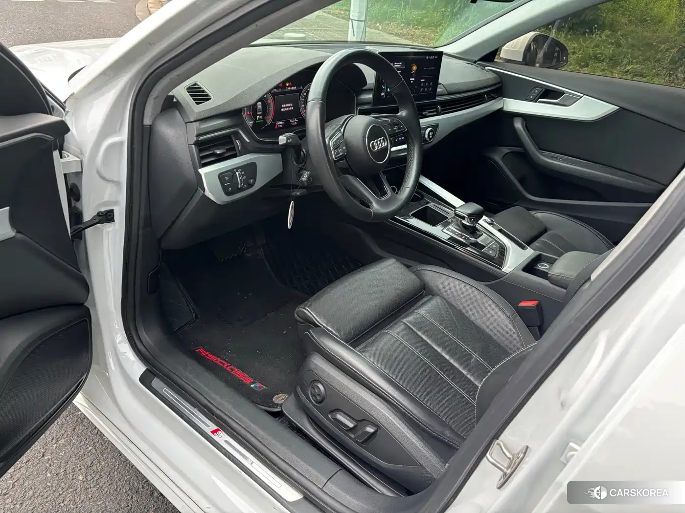 Audi A4L id 4685992 из Китая 10