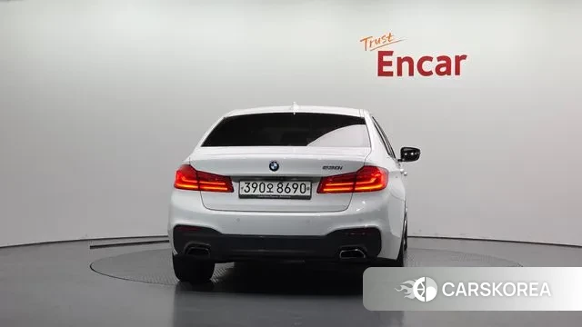 BMW 5 Series (G30) id 3413480 из Кореи 14