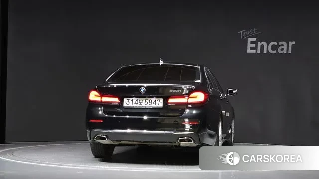 BMW 5 Series (G30) id 2998515 из Кореи 14