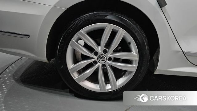 Volkswagen The New Passat id 4203728 из Кореи 29