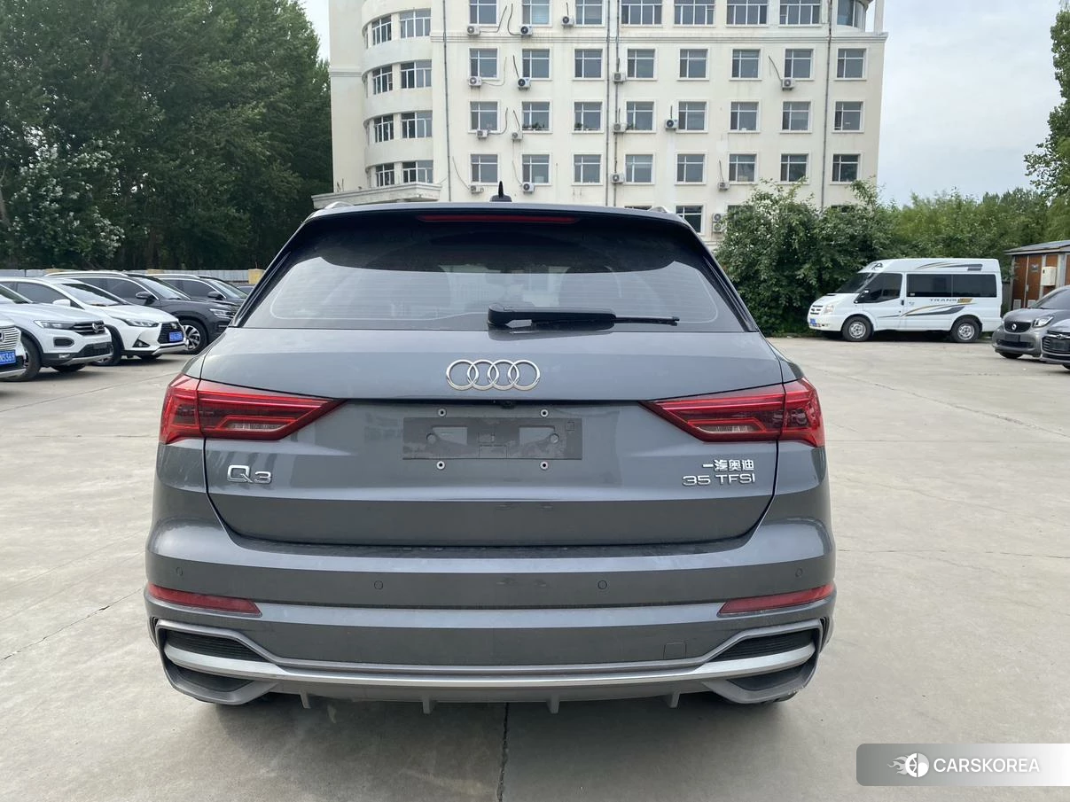 Audi Q3 2021 Темно-серый из Китая, фото 5