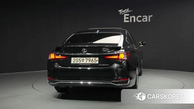 Lexus ES300h 7th generation id 3832033 из Кореи 14