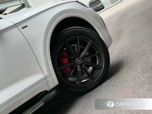 Audi Q5L Sportback id 4213848 из Китая 20