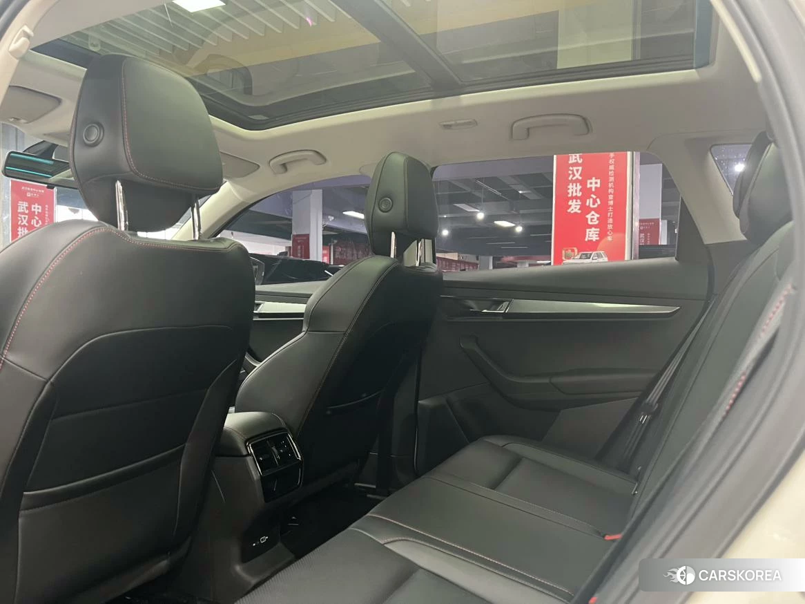 Skoda Krok 2021 Белый из Китая, фото 6