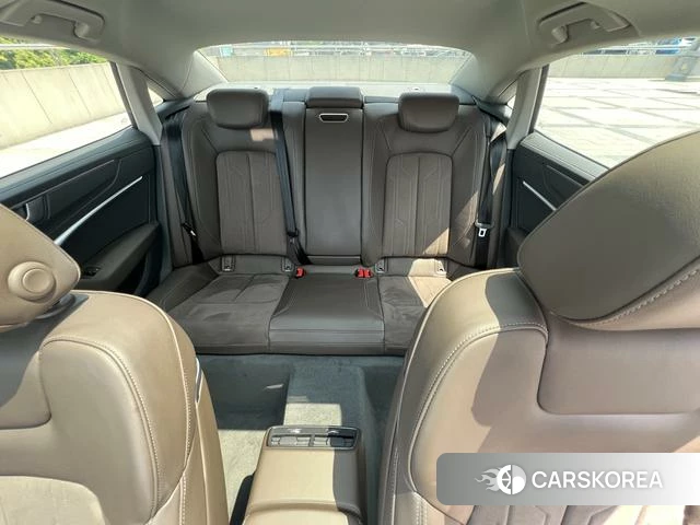Audi A7L id 4206989 из Китая 10