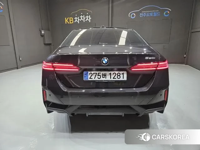 BMW 5 Series (G60) id 3452065 из Кореи 14