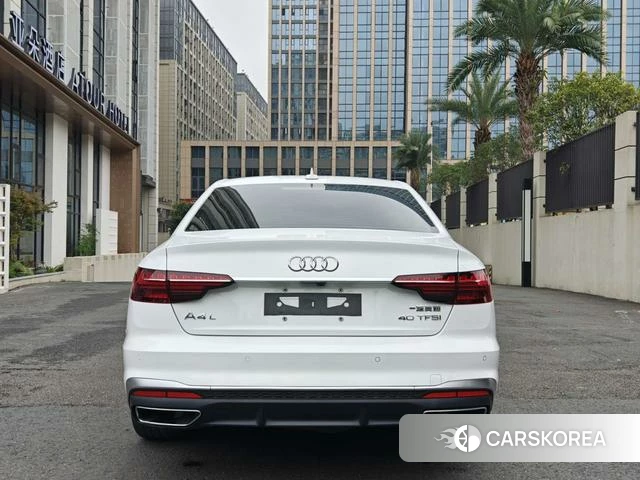 Audi A4L 2022 Белый из Китая, фото 4
