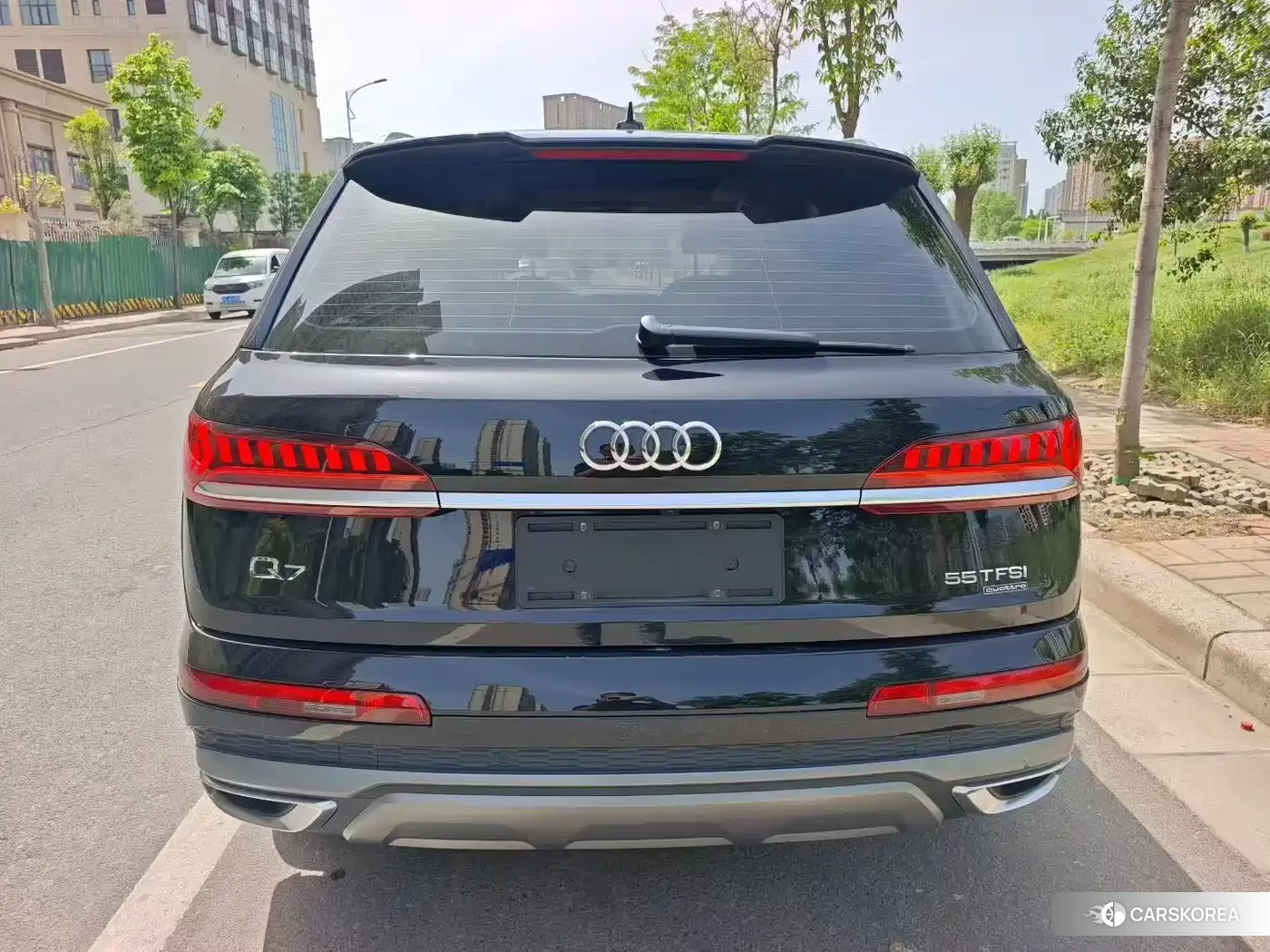 Audi Q7 2021 Черный из Китая, фото 4