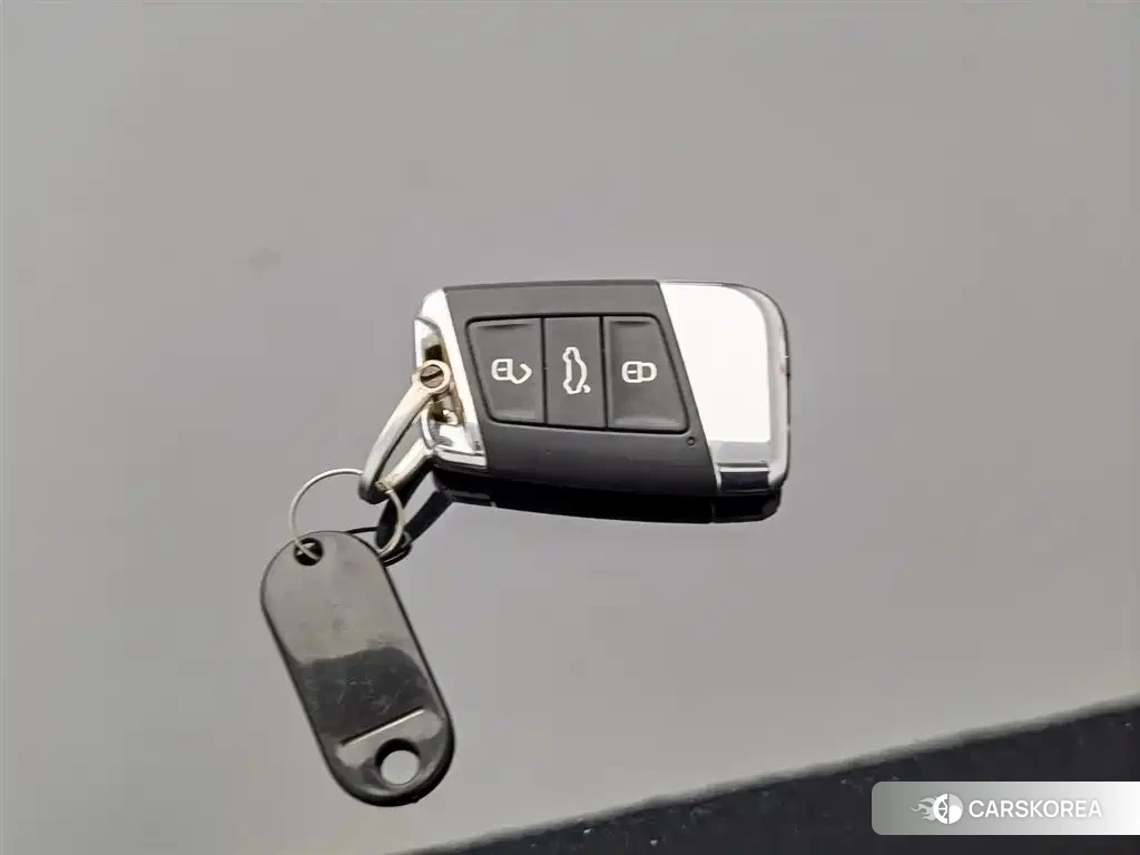 Volkswagen Passat id 4577424 из Китая 18