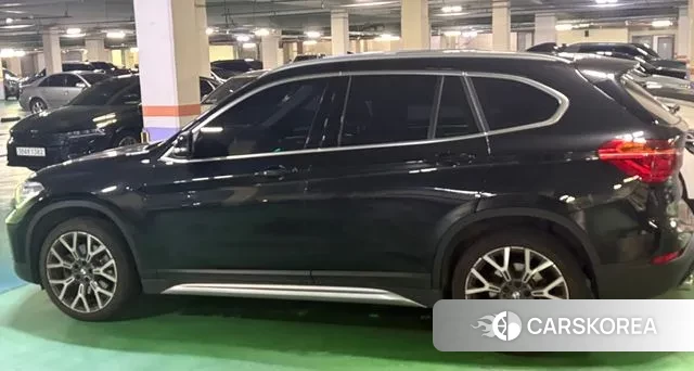 BMW X1 (F48) 2022 Черный из Кореи, фото 4