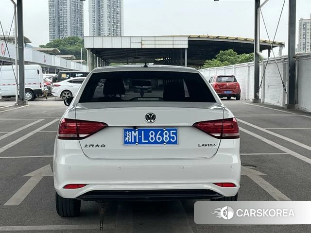 Volkswagen Lavida 2022 Белый из Китая, фото 4