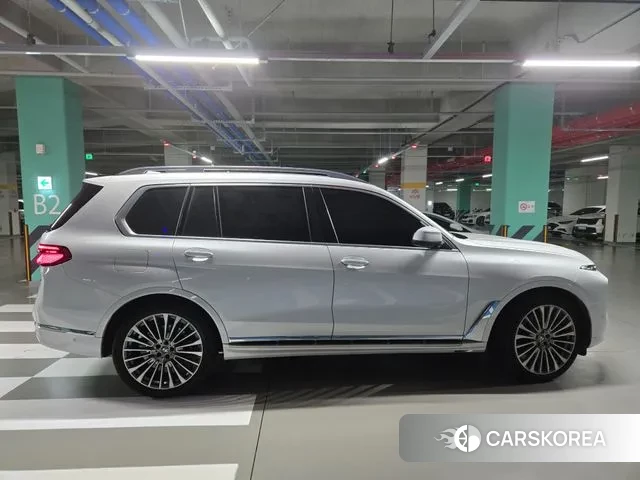 BMW X7 (G07) 2023 Белый из Кореи, фото 4
