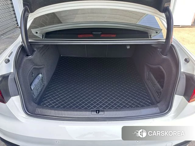 Audi A4L id 4314466 из Китая 12