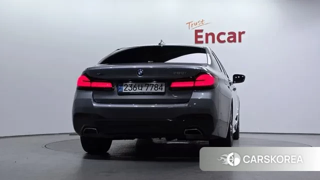 BMW 5 Series (G30) id 3770623 из Кореи 14