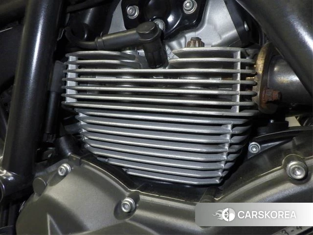 Engine photo