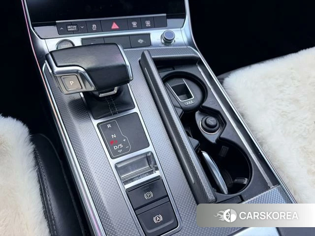 Audi A6L id 4328973 из Китая 14