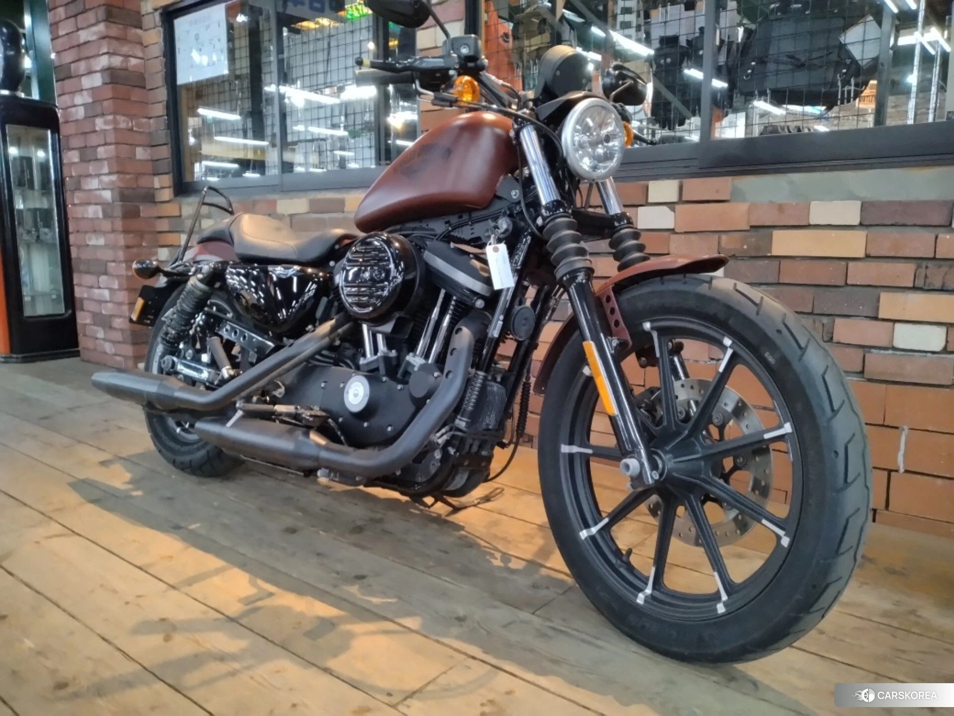 Harley-Davidson Sportster XL883N 2017 из Японии, фото 3