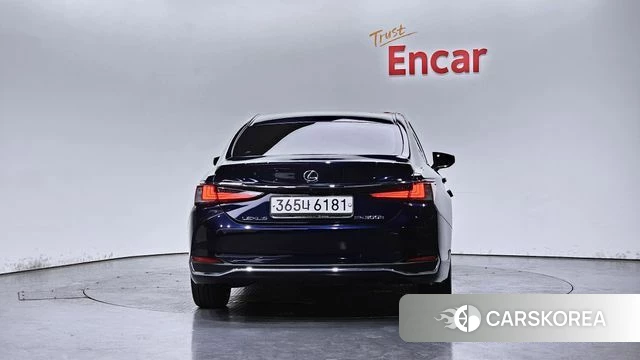 Lexus ES300h 7th generation id 4383869 из Кореи 14