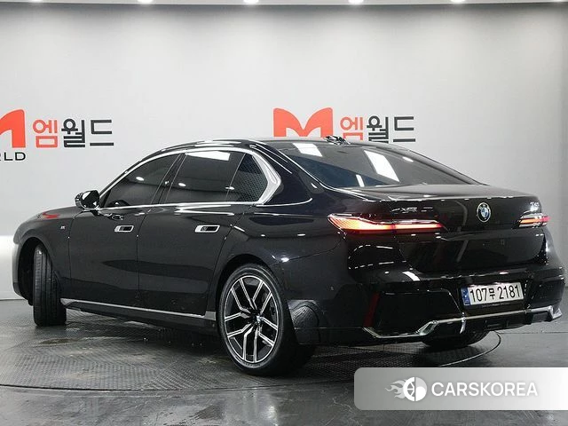 BMW 7 Series (G70) 2024 Черный из Кореи, фото 6