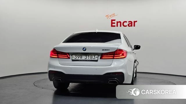 BMW 5 Series (G30) id 3854037 из Кореи 14