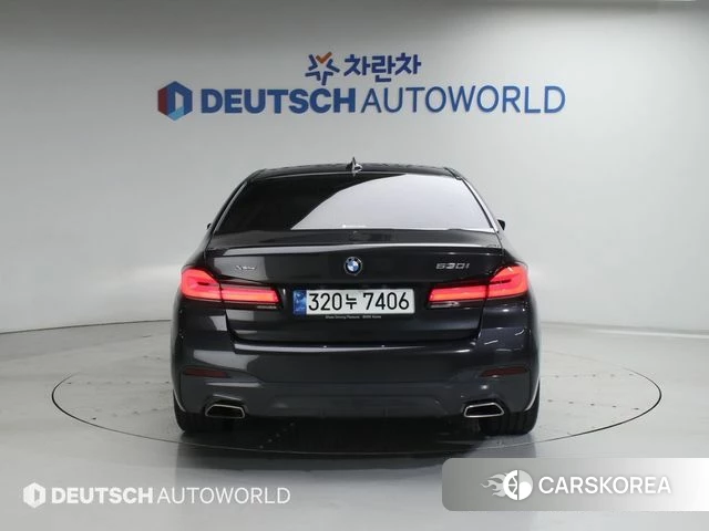 BMW 5 Series (G30) 2021 Серебристо-серый из Кореи, фото 4