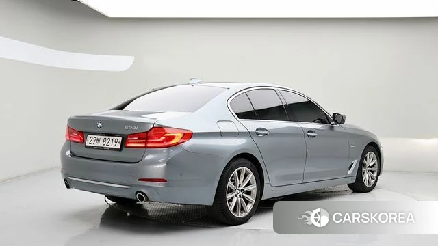 BMW 5 Series (G30) id 4325652 из Кореи 14