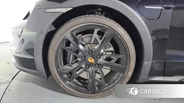 Porsche Taycan id 3620756 из Кореи 14