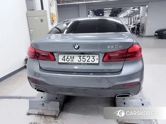 BMW 5 Series (G30) 2018 Серый из Кореи, фото 4