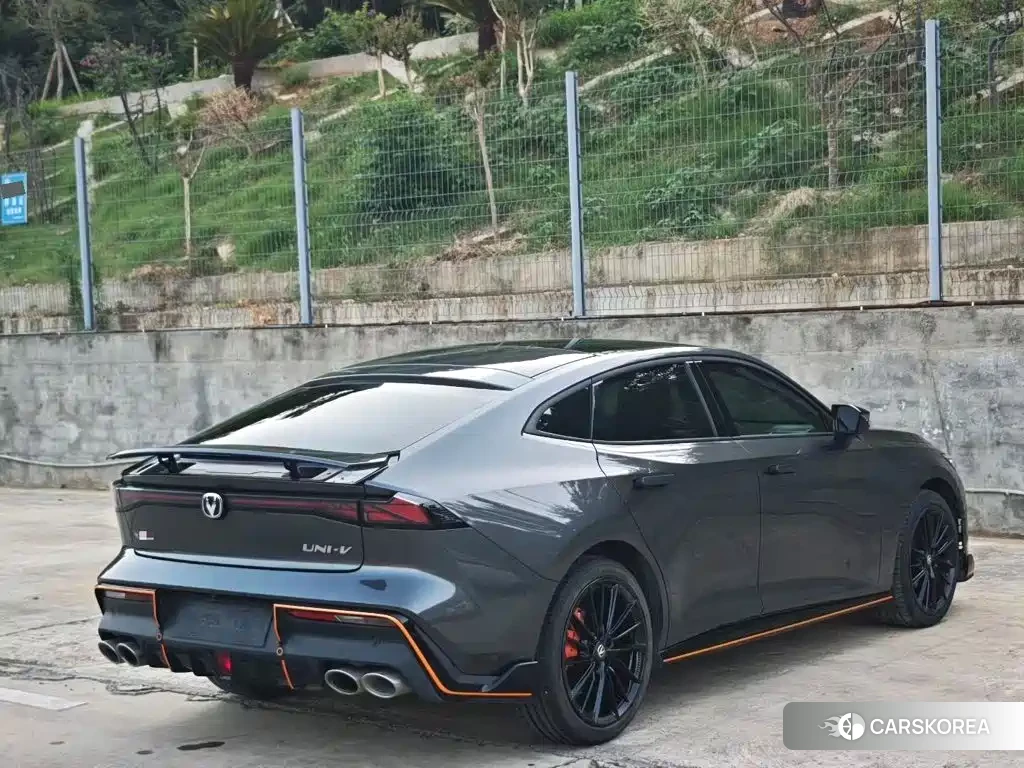 Chang'an UNI-V 2022 Silver/gray из Китая, фото 4
