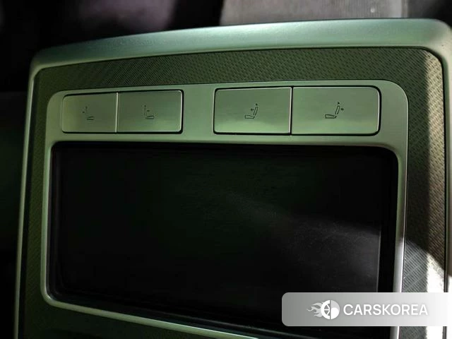 Audi A6L id 3908138 из Китая 11