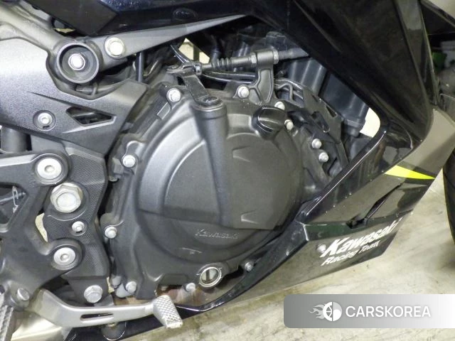Engine photo