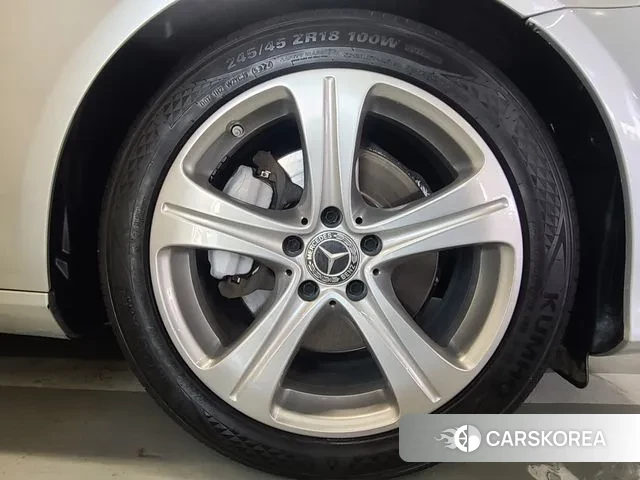 Mercedes-Benz E-Class W213 2018 Серебряный из Кореи, фото 4