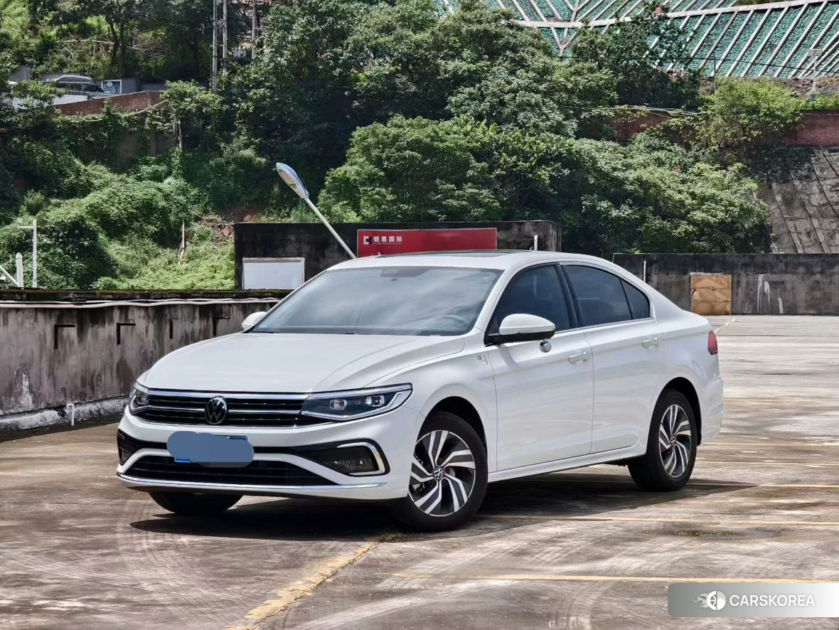 Volkswagen Bora 2024 Белый из Китая, фото 4