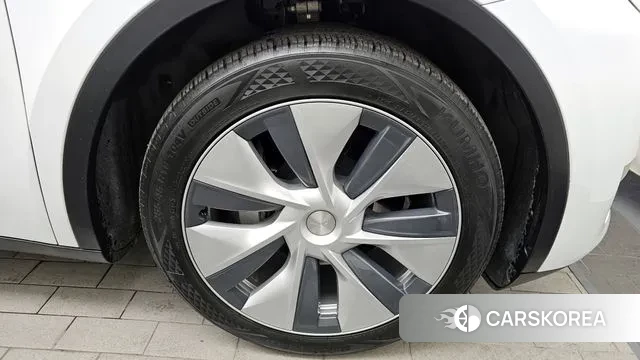 Tesla Model Y id 3605952 из Кореи 14
