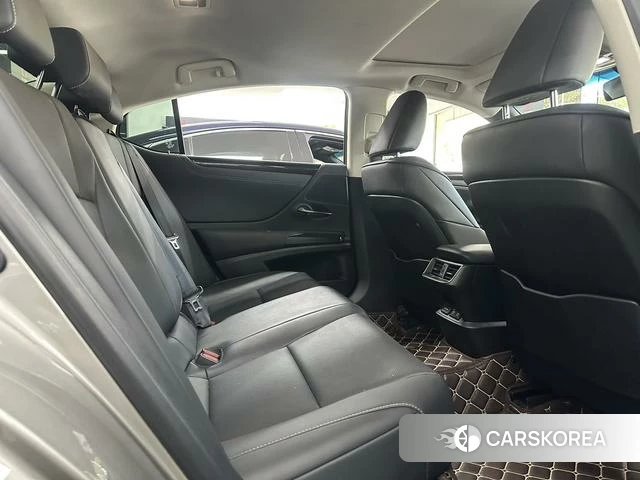 Lexus ES id 4279273 из Китая 14