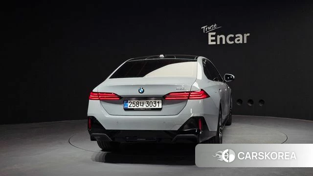 BMW 5 Series (G60) id 4194057 из Кореи 14