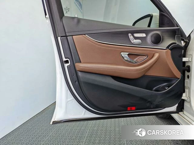 Mercedes-Benz E-class id 3889874 из Китая 14