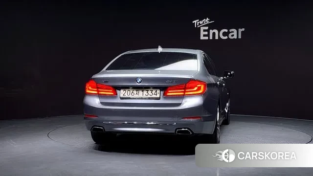 BMW 5 Series (G30) id 3429347 из Кореи 14