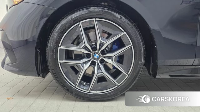 BMW 5 Series (G60) id 4539717 из Кореи 28