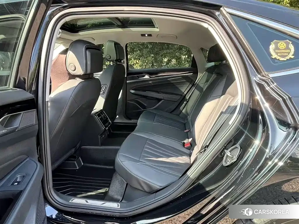 Volkswagen Passat 2025 Черный из Китая, фото 4