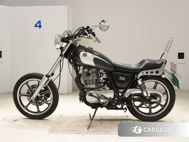 Проданный Yamaha SR400 2021 из Японии