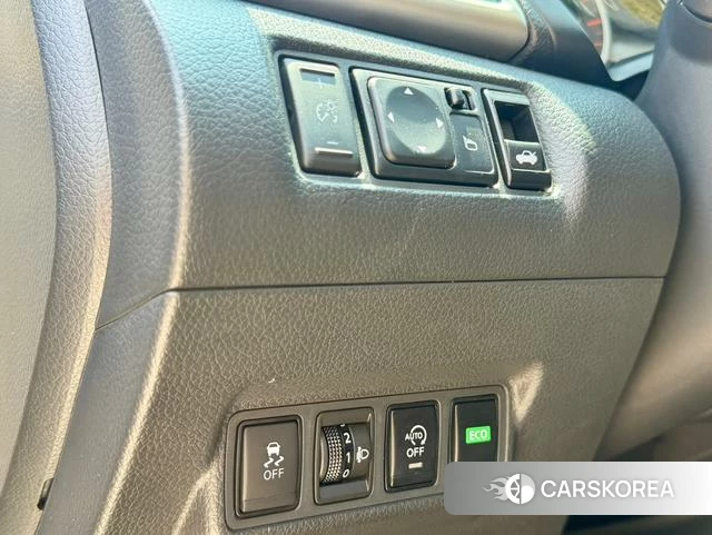 Nissan Xuan Yi id 4277215 из Китая 11